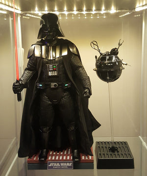 Darth Vader 1/6 scale figure from Hot Toys unboxing