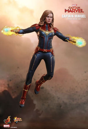 Captain Marvel - Captain Marvel 1:6 Scale Action Figure